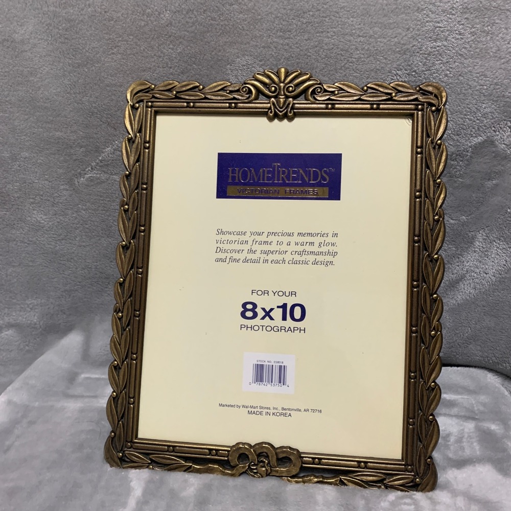 HomeTrends Victorian 8x10 Picture Frame Antique Brass Gold Laurel Leaf Flaw